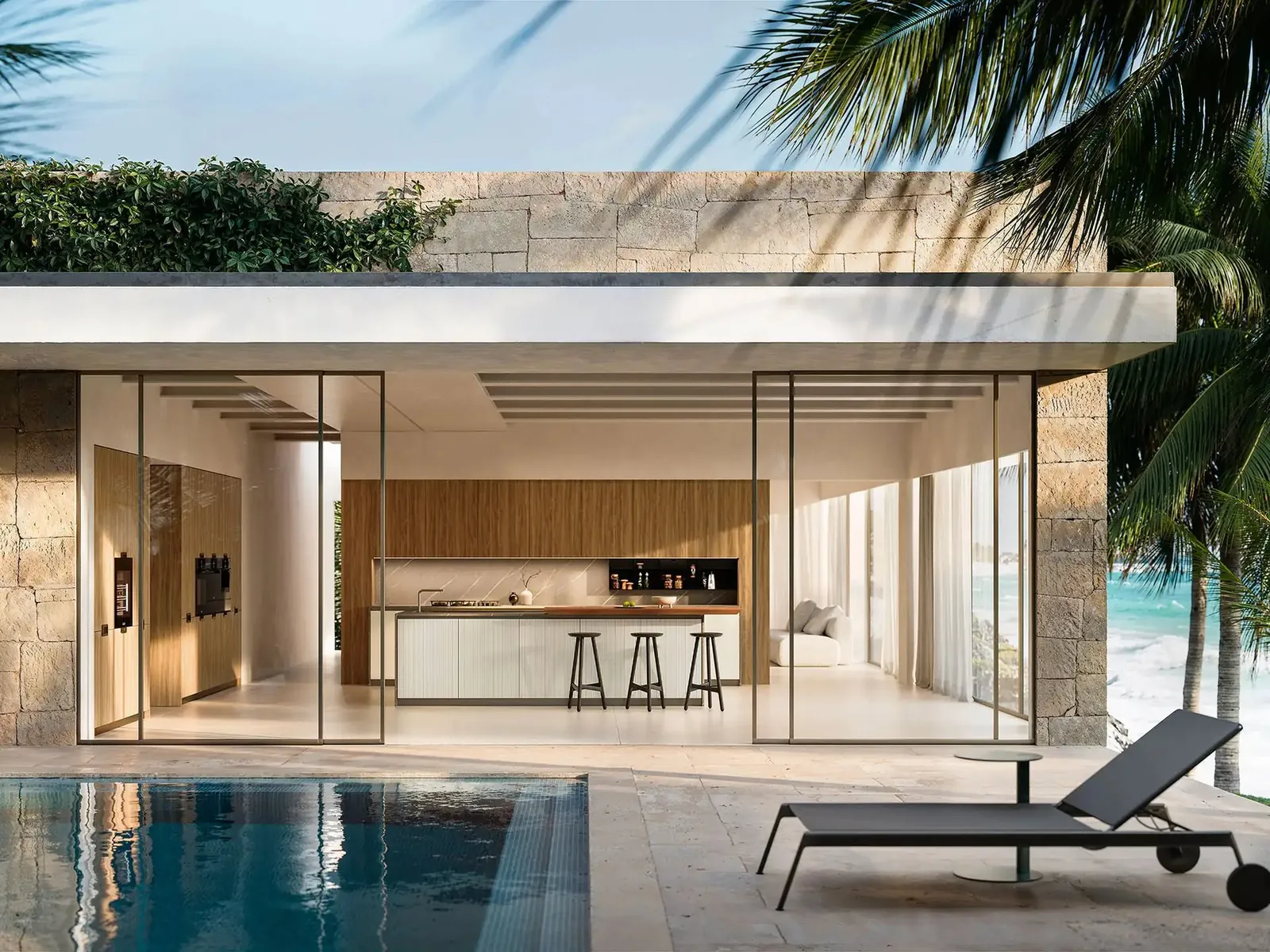 Küche Rho Riga, offen zum Pool · © Armony Cucine
