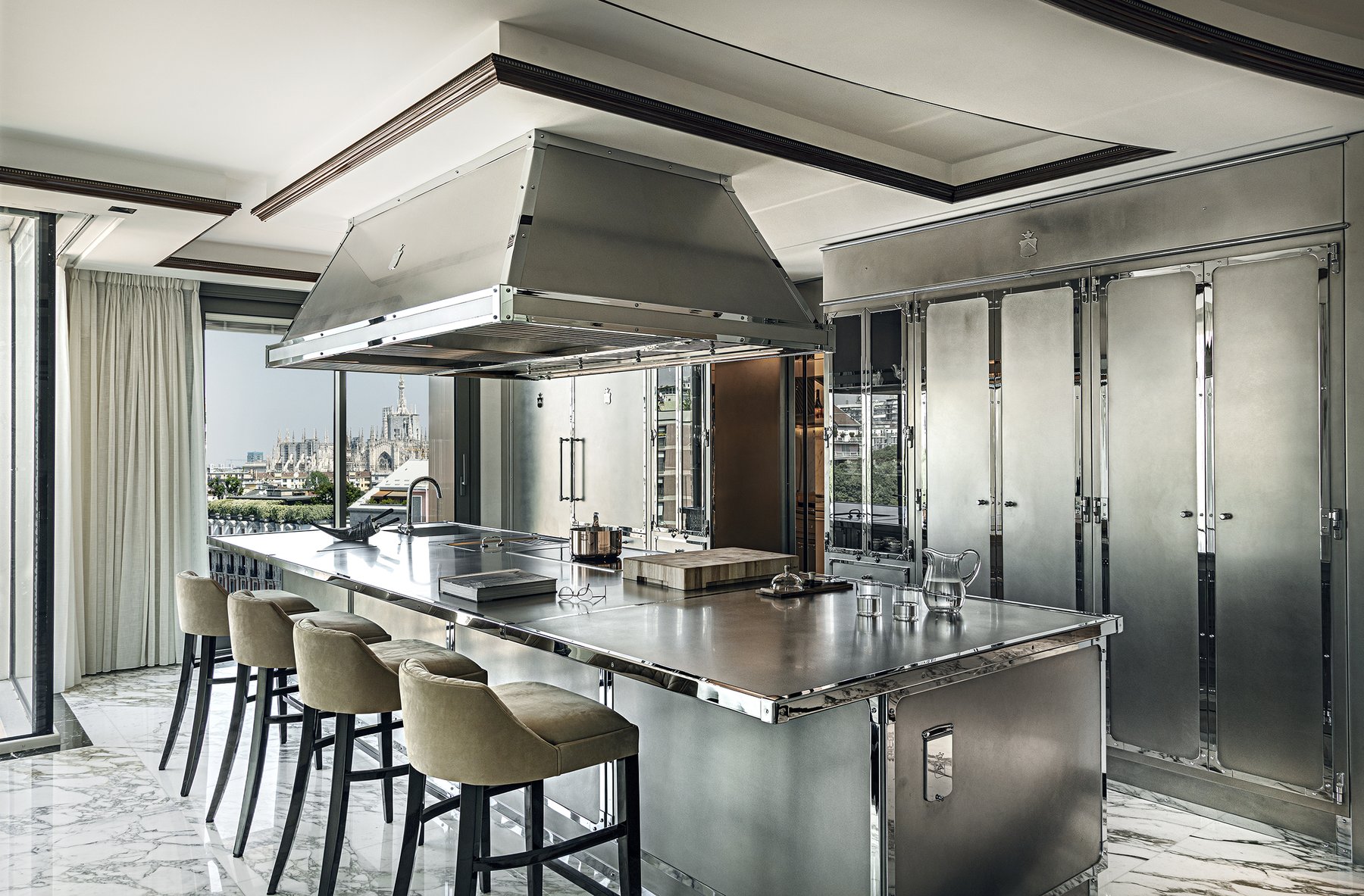 Steel cooking island and bar · © Officine Gullo