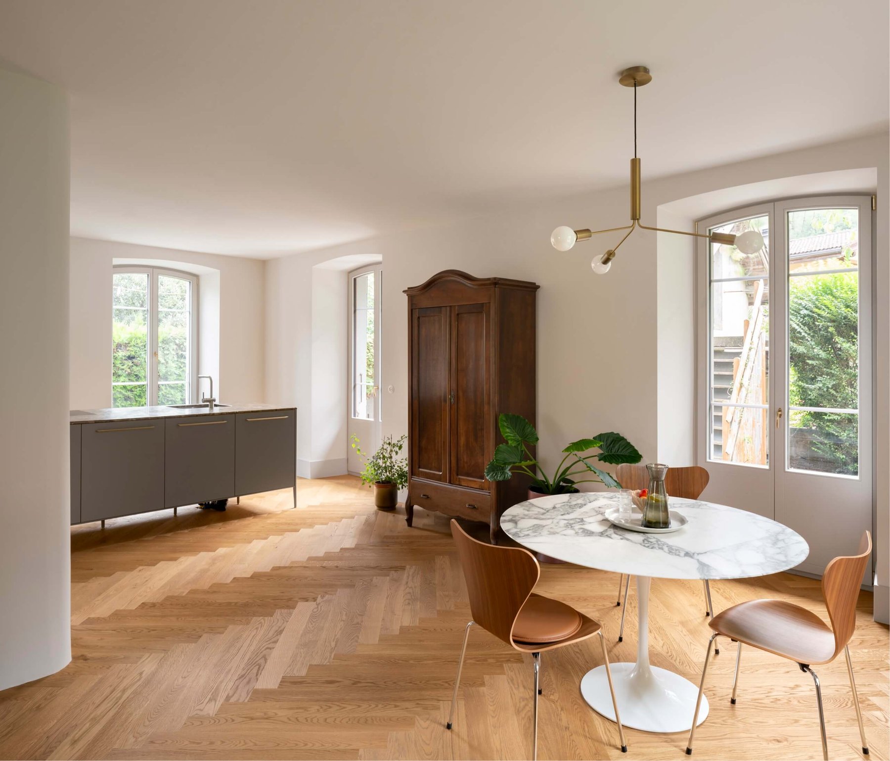 Parquet di rovere in una sala da pranzo · © Bauwerk
