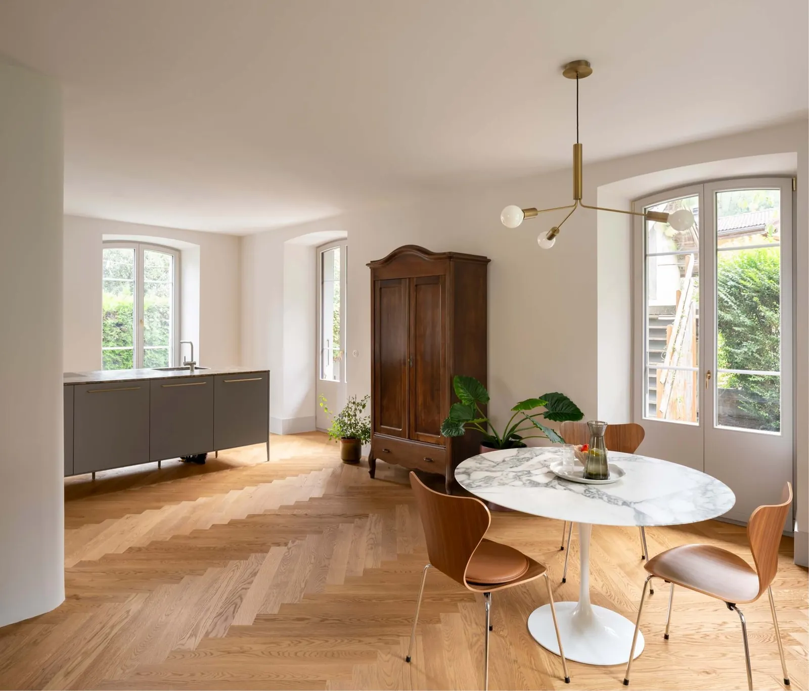 Parquet di rovere in una sala da pranzo · © Bauwerk