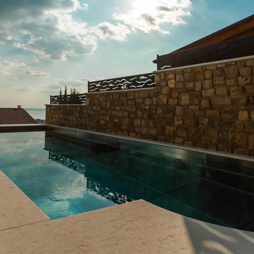 Piscine à skimmer