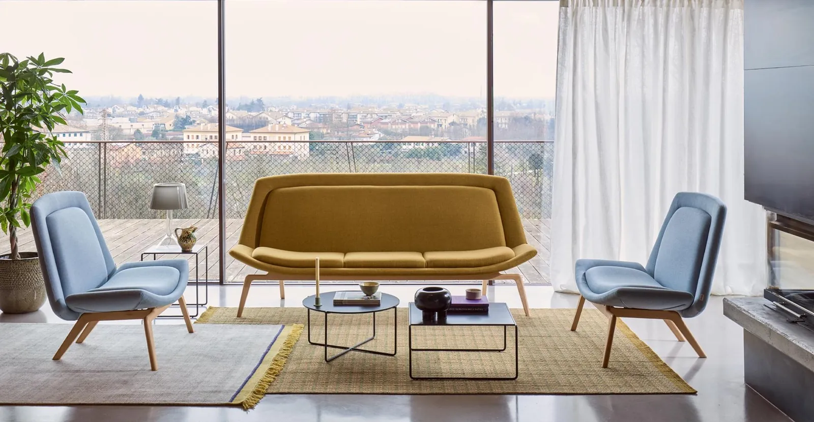Sofa und Wartesessel · © SM Milani