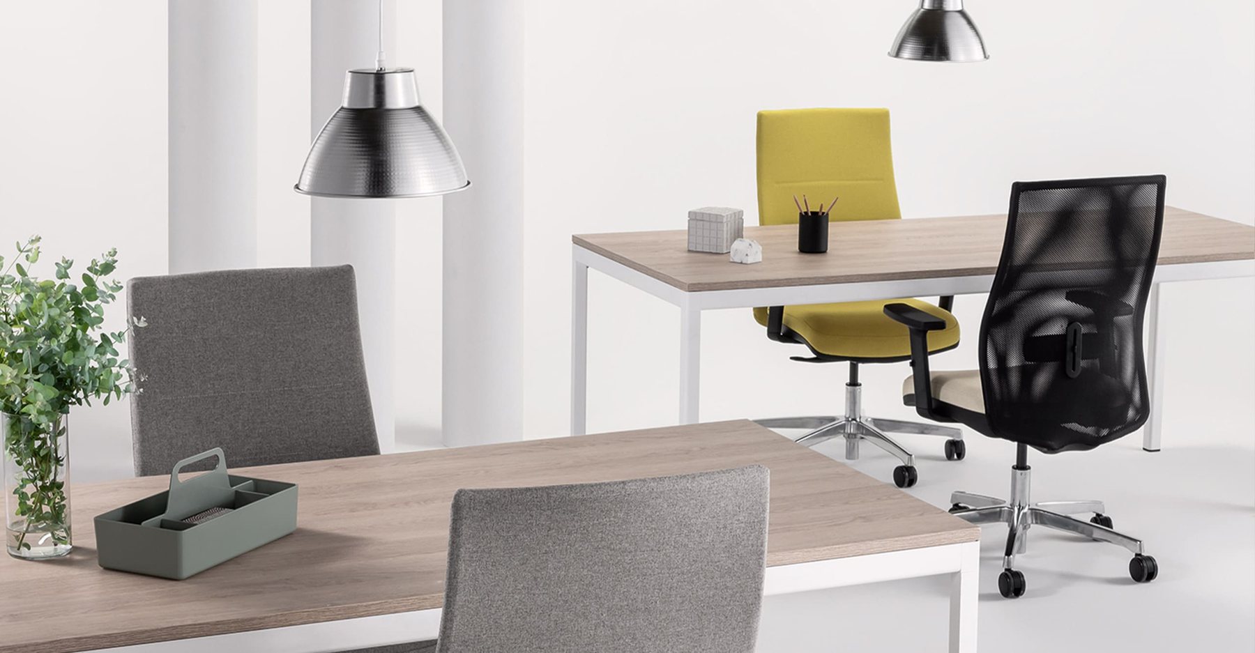 Workstation and office chair · © SM Milani