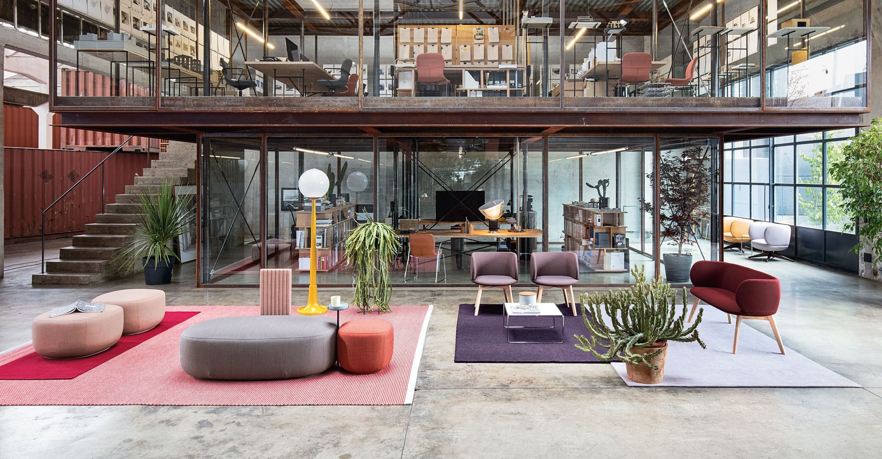 Lobby and modular seating · © SM Milani