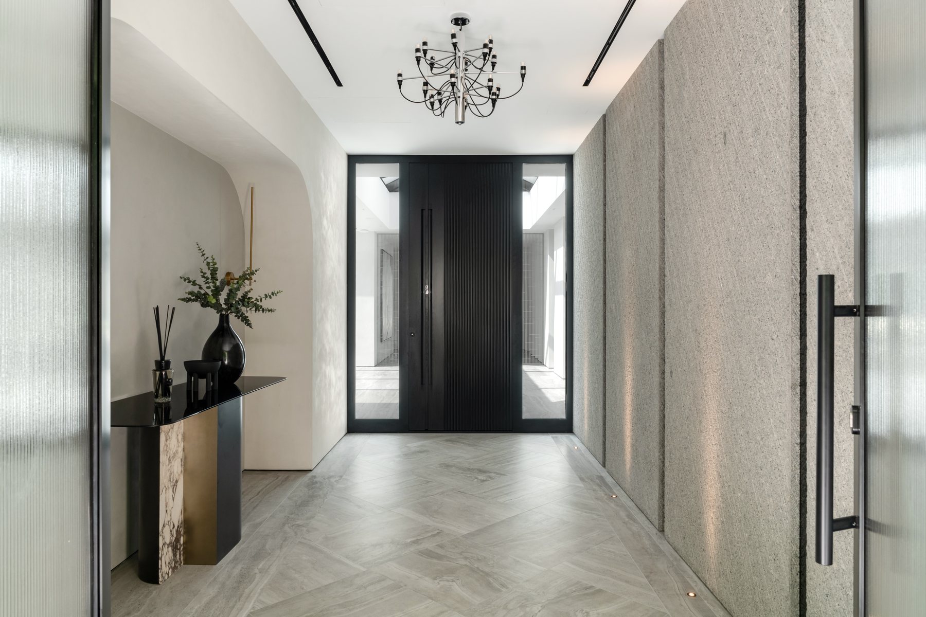 Black aluminium front door · © Inotherm