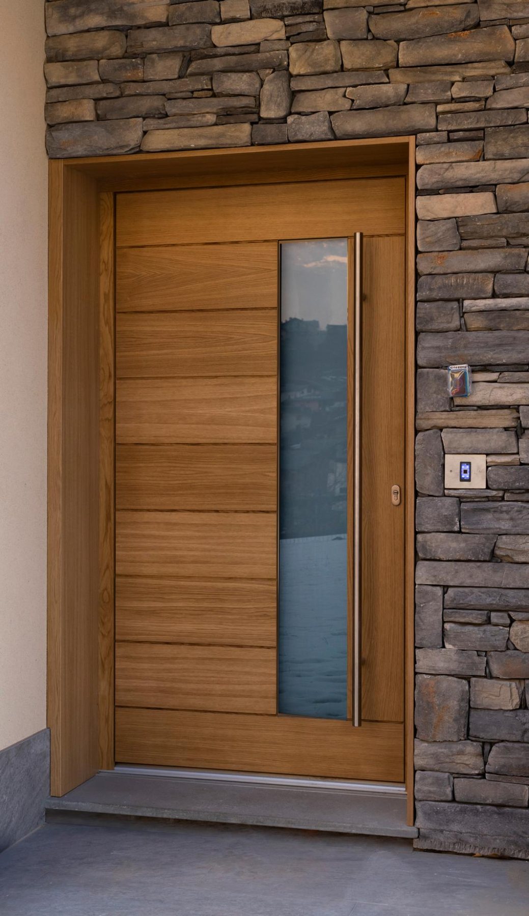 Solid wood front door · © F.lli Alberto