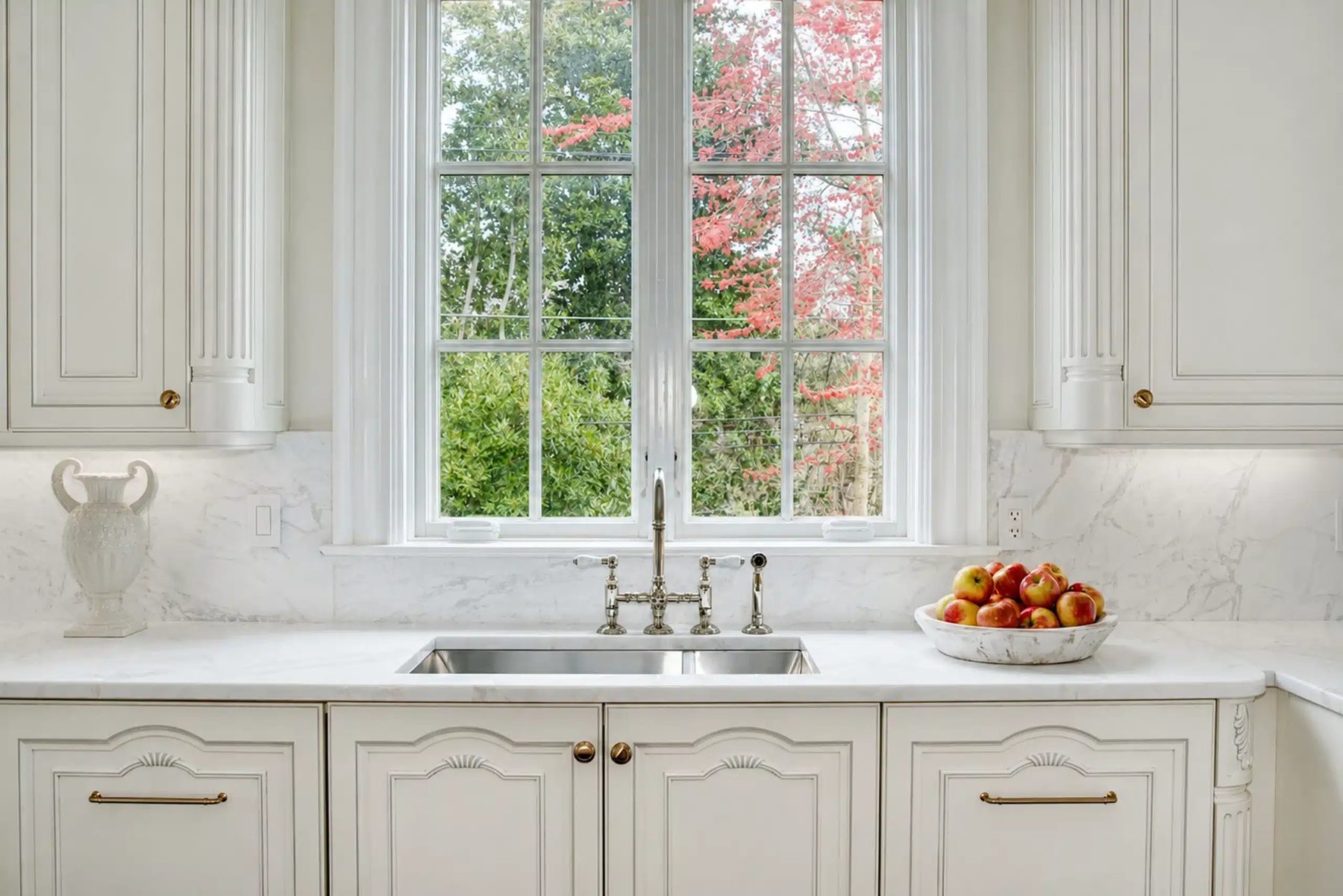 Sink under window, classic kitchen · Project and image © Martini Interiors