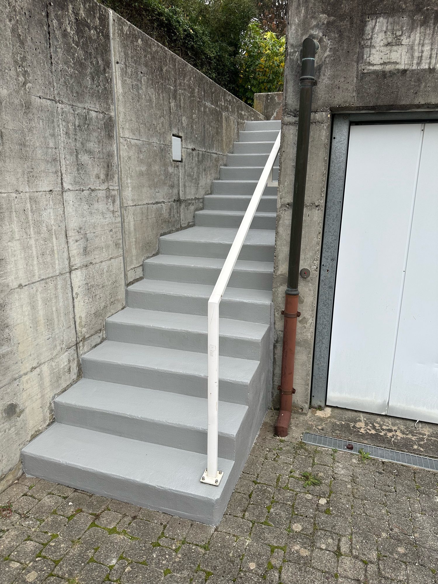 Grey resin steps, detail
