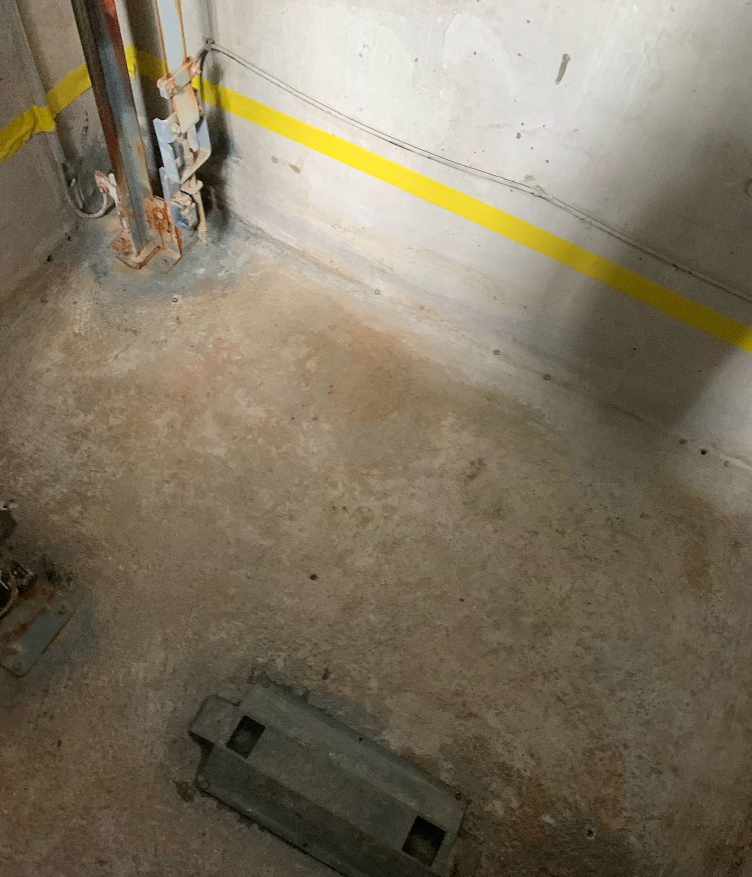 Vorher — Liftschacht, Wassereintritte