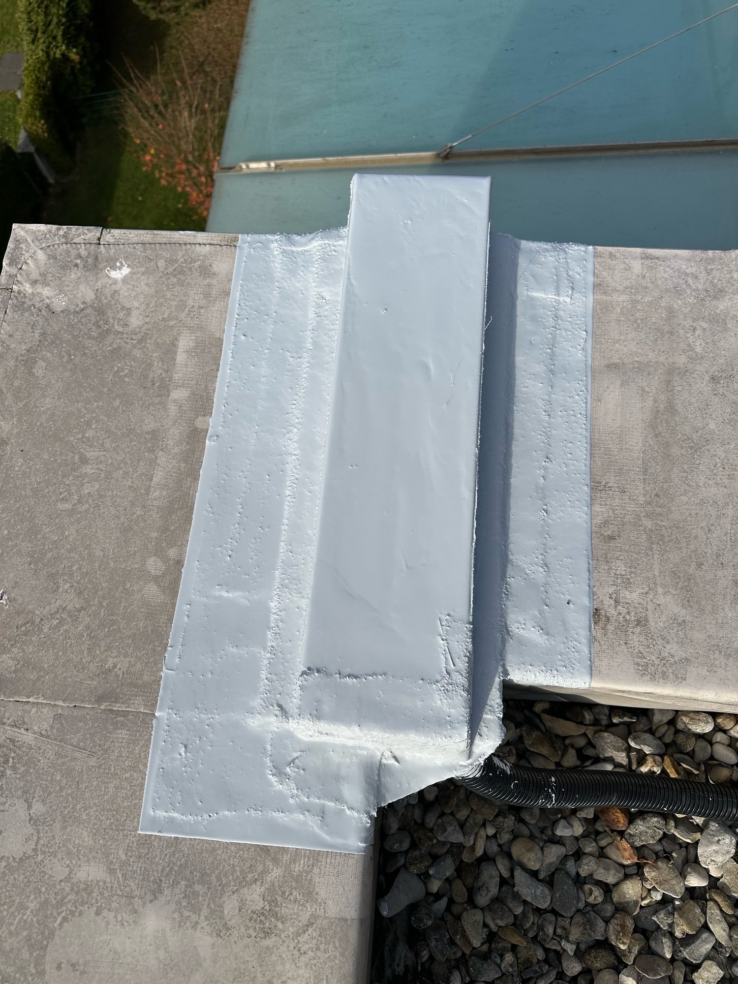 Resin parapet upstand, detail