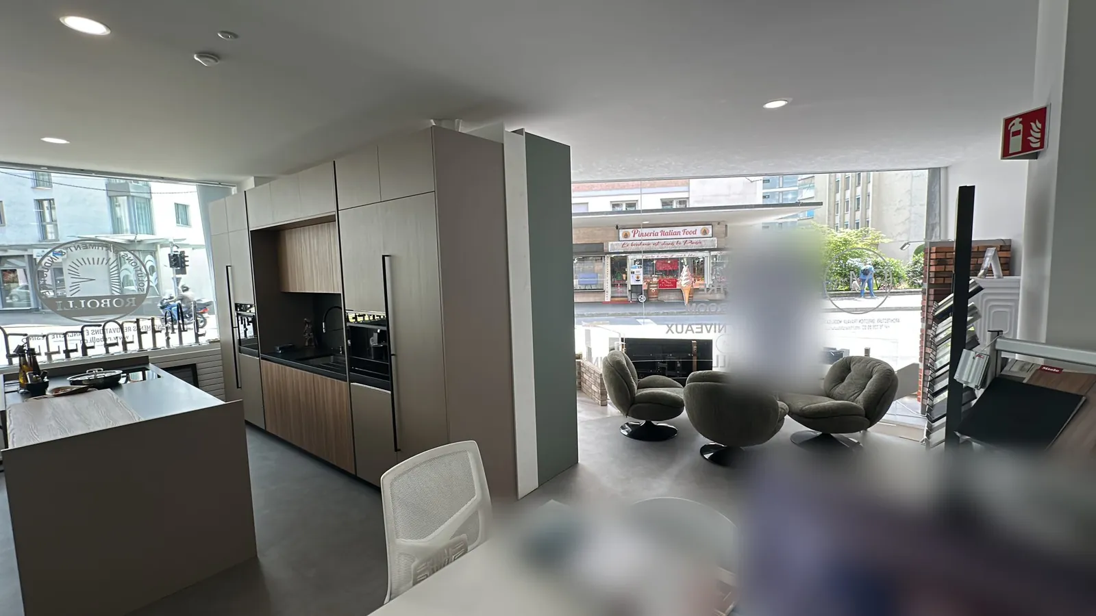 Erdgeschoss, Blick zum Schaufenster