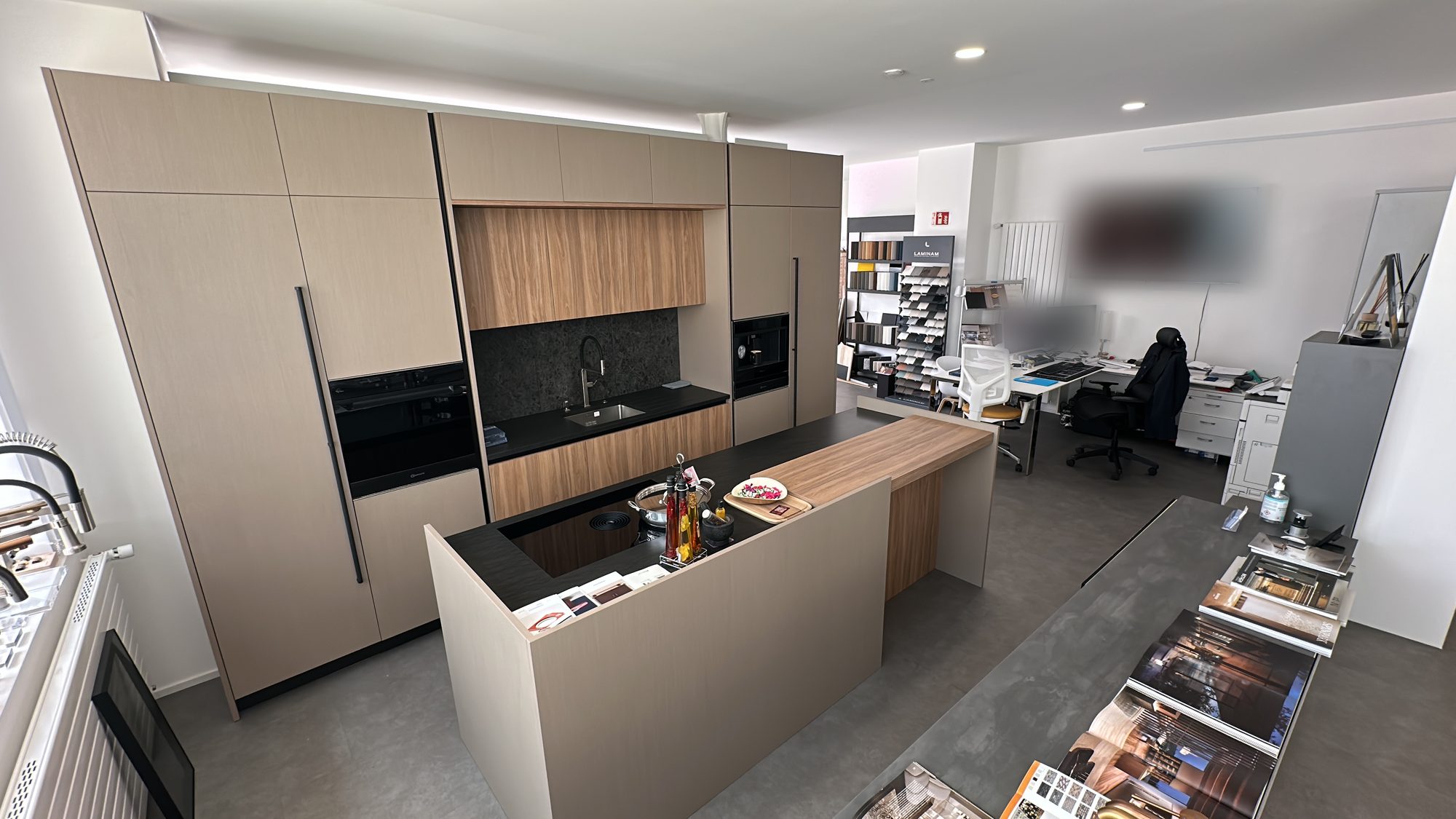Espace cuisine du showroom Robolli à Montreux